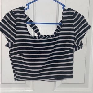 Black and white crossed forever 21 crop top 🤩